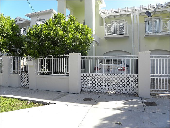 1st image of 3125 Hibiscus St