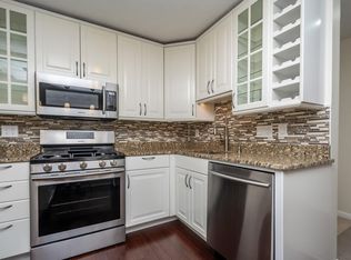 10 Concord Greene UNIT 2, Concord, MA 01742