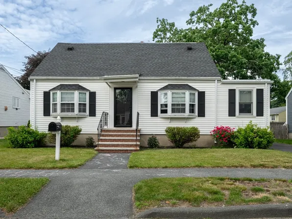 5 Charles St, Peabody, MA 01960
