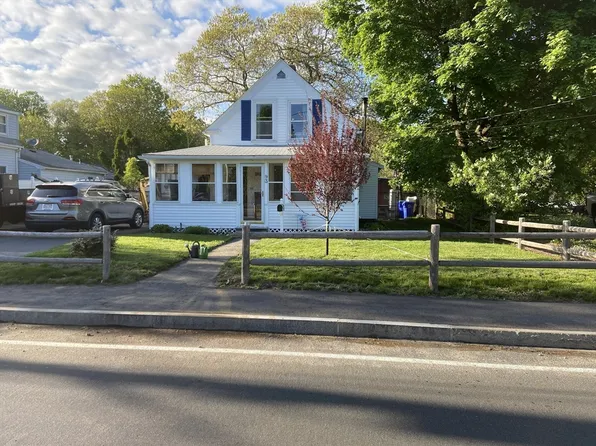 93 Central St, Rockland, MA 02370