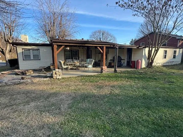 392 Tunnel Hill Rd, Elizabethtown, KY 42701