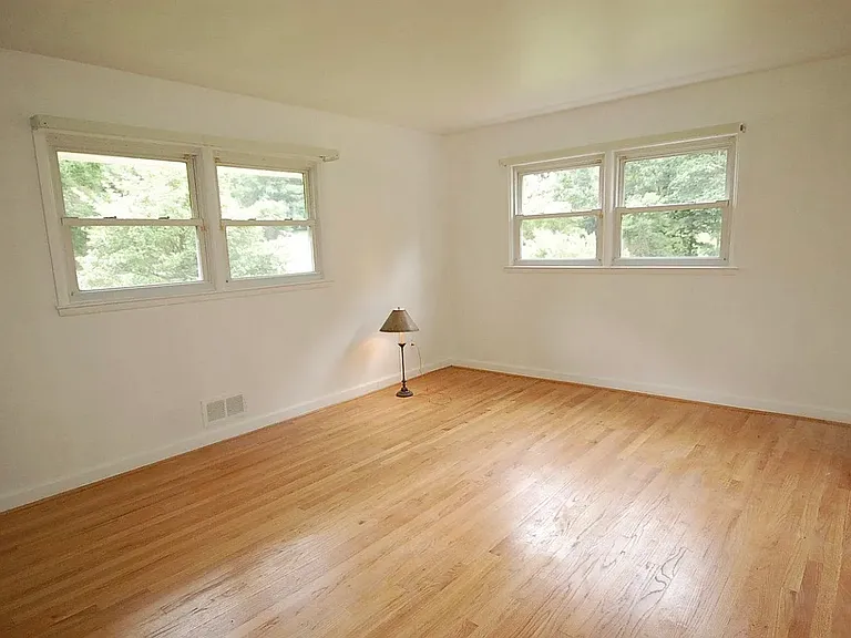 6701 Surrey Ln — Photo 5
