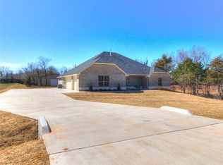 9041 Oak Tree Cir, Edmond, OK 73025