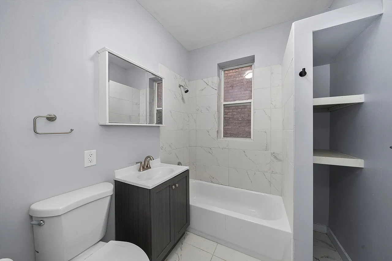 1036 N Springfield Ave — Photo 3