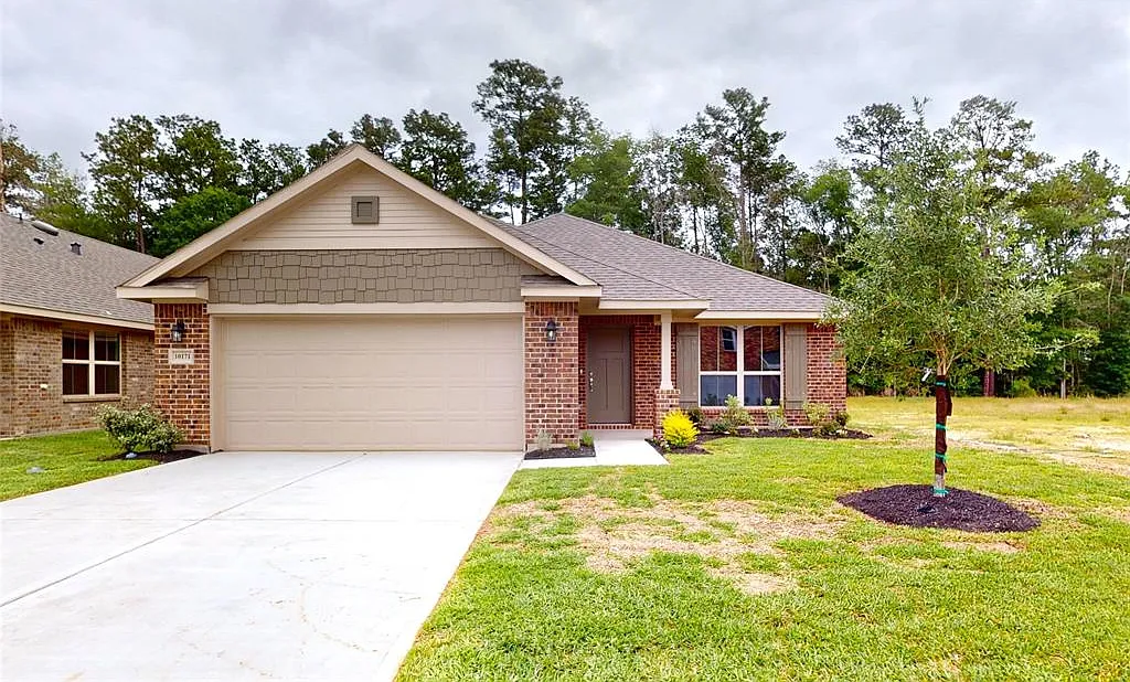 3 bed, 1911 sqft, $1,960 — Photo 1