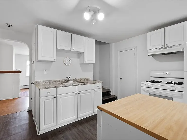 159 S 16th St — Photo 3