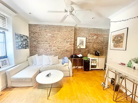 Rented by Century 21 Premier  | media 9