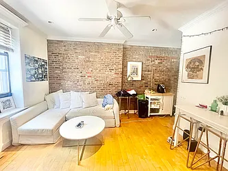 Rented by Century 21 Premier 