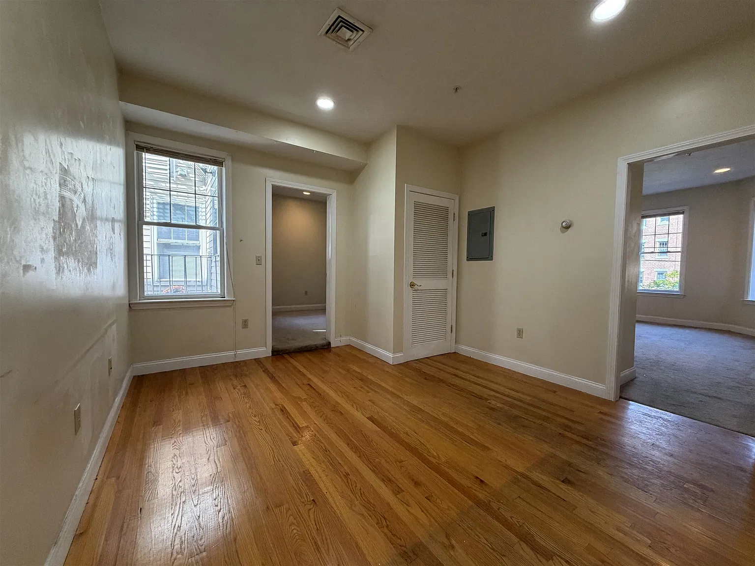 2 bed, $3,000 — Photo 3