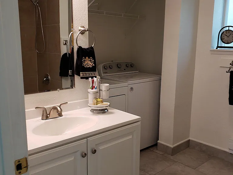 2322 Hoyt Ave #1 — Photo 5