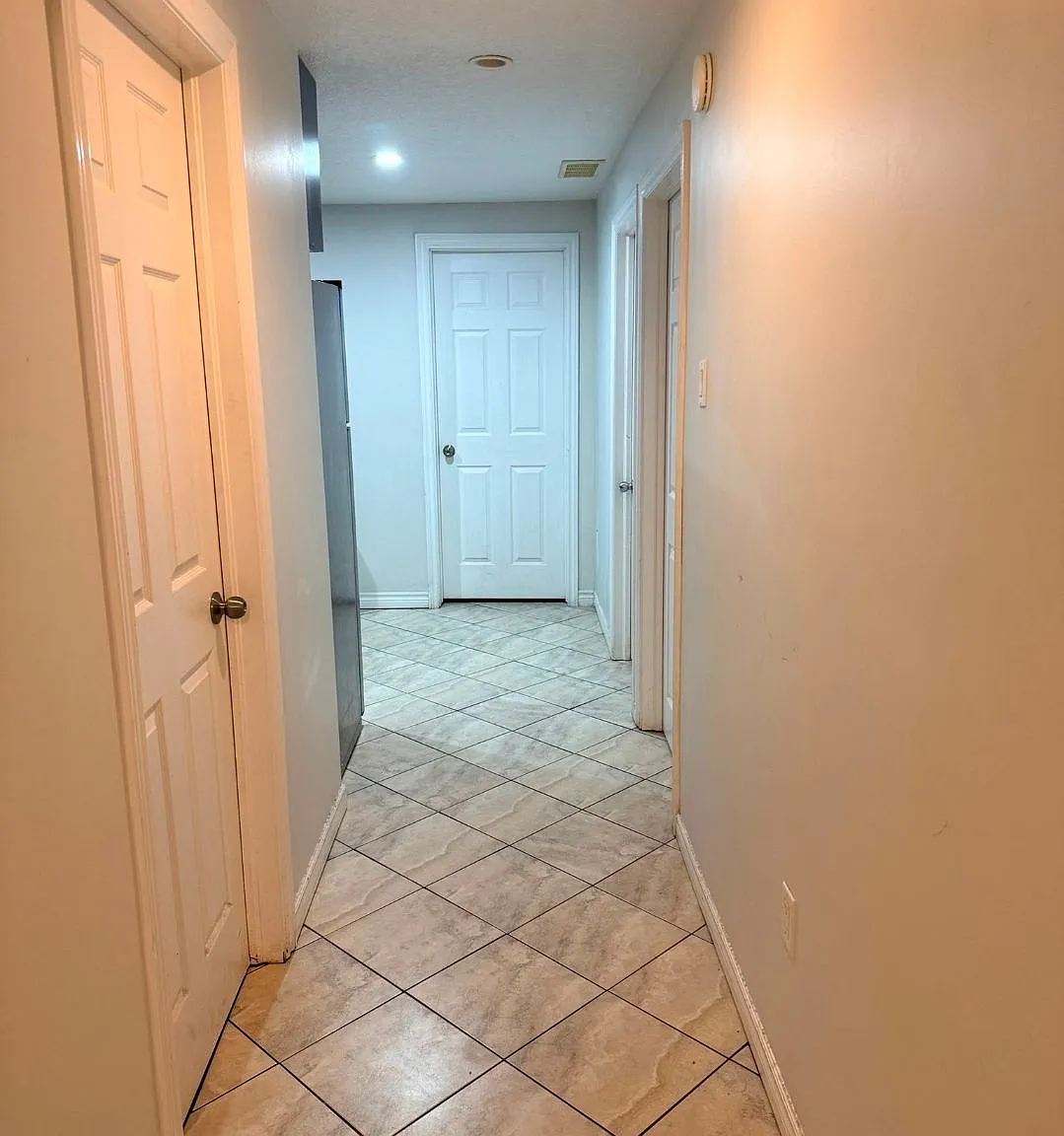 4 bed, $2,100 — Photo 4