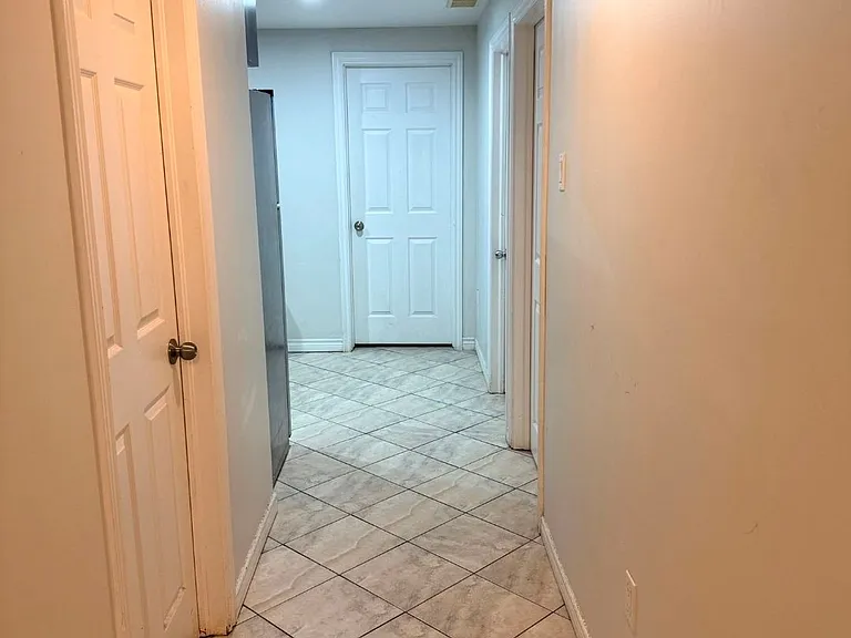 1150 Kipps Ln #UPPER — Photo 4