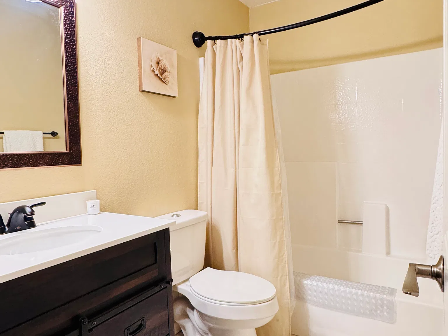 2 bed, 1329 sqft, $1,700 — Photo 3