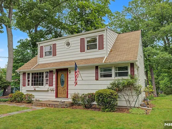 40 Dacotah Ave, Oakland, NJ 07436
