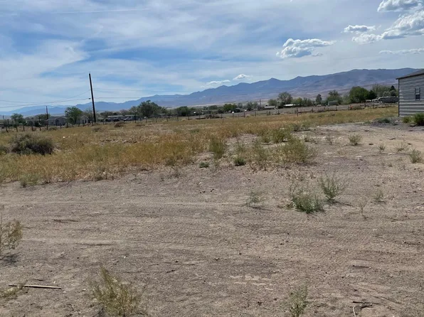 5225 Shoshone Dr, Silver Springs, NV 89429