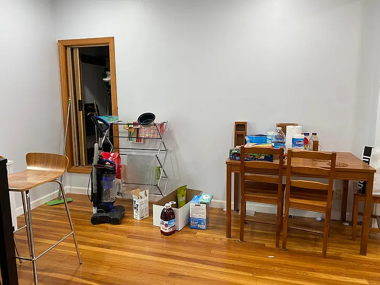 552 Pleasant St #1 — Photo 4