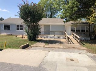 213 S Little Ave, Gentry, AR 72734