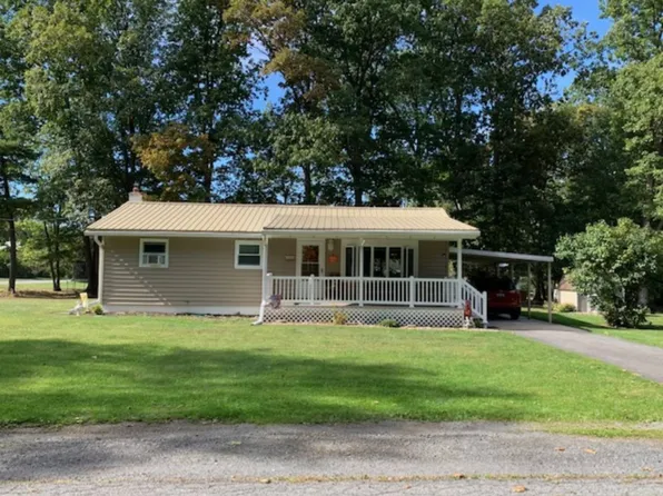 105 Oak St, Howard, PA 16841