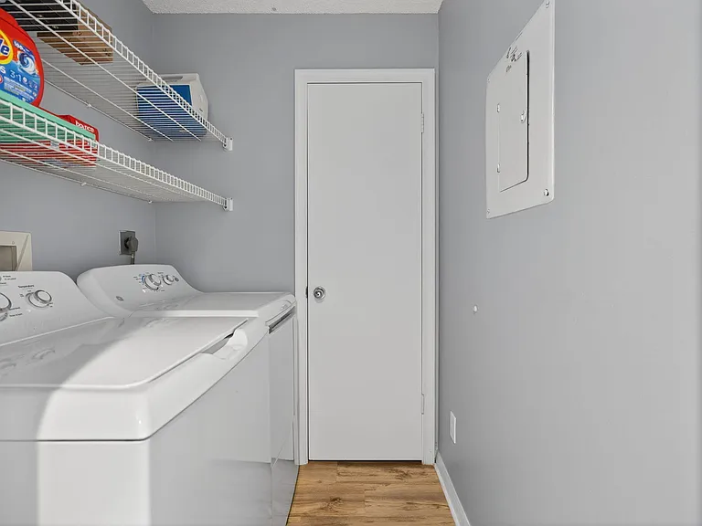 390 NE Edgewater Dr #403 — Photo 21