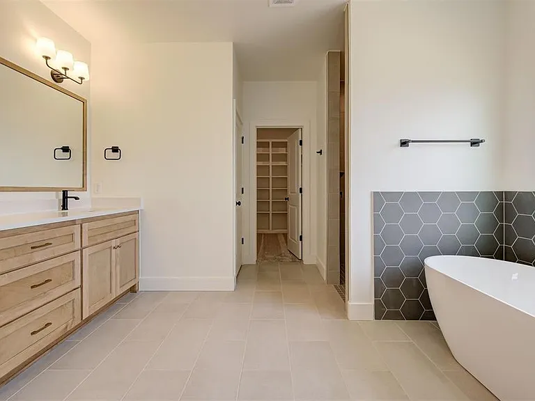 9305 NW 146th St — Photo 29