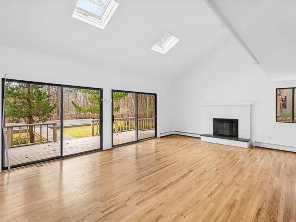 12 Wooded Oak Ln, East Hampton, NY 11937