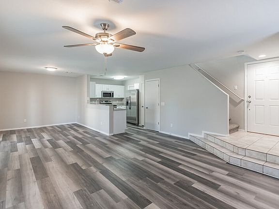 3rd image of 11908 W Windrose Dr