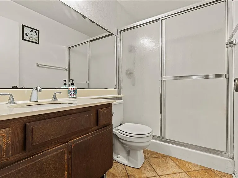 22700 Lakeway Dr #331 — Photo 9