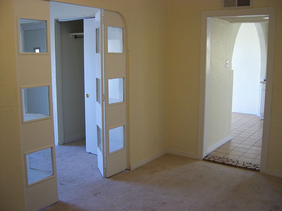 Building Photo 4