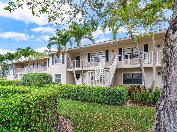40 Stratford Lane W #B, Boynton Beach, FL 33436