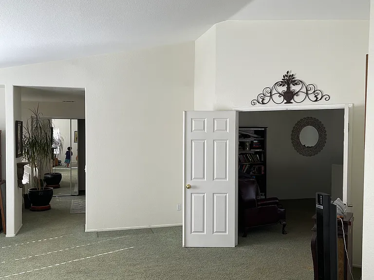 32889 Canyon Crest St — Photo 3