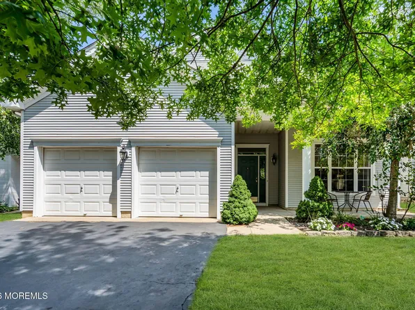 3 Summerwinds Drive, Lakewood, NJ 08701