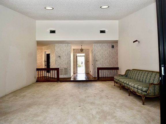 2nd image of 18101 Grove Avenue
