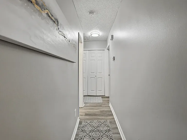 Westpointe Apartments — Photo 18