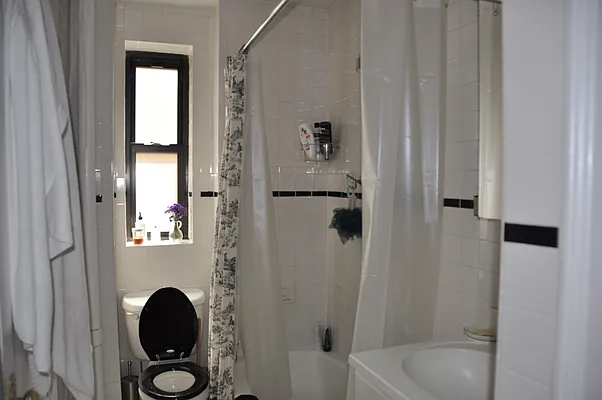 Rented by Compass | media 7