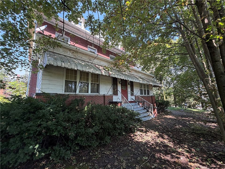 1st image of 120 3rd St