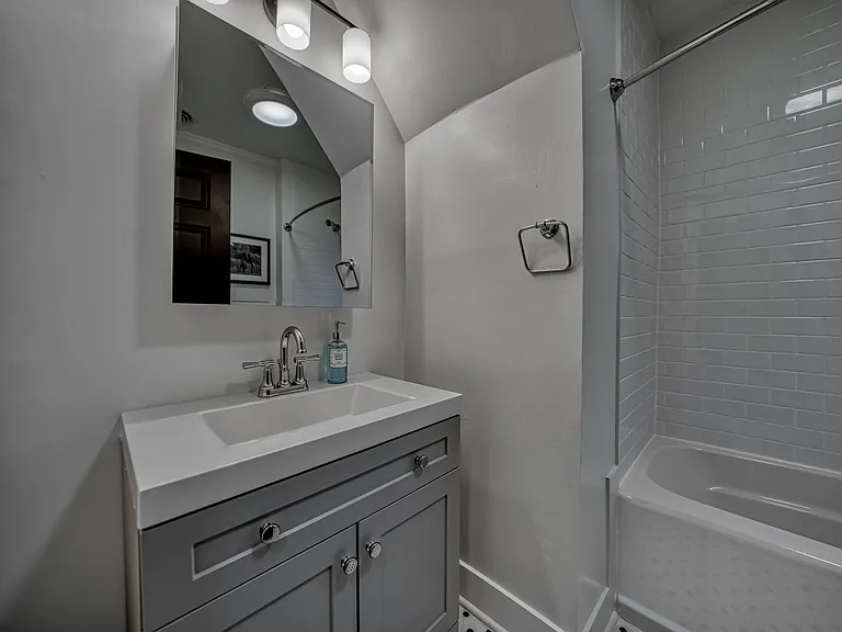 46 Allen St #5 — Photo 13