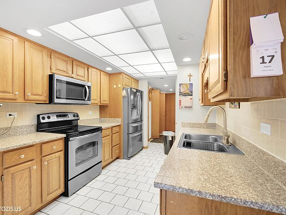 5th image of 1380 Oakwood Ave APT 204