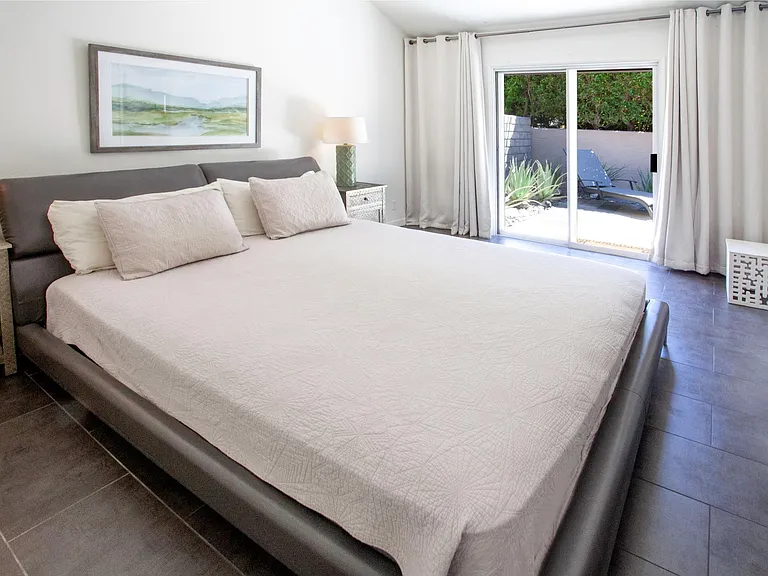 860 N Indian Canyon Dr #5 — Photo 9