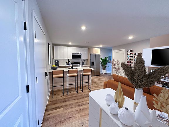 2nd image of 1720 W Master St #5