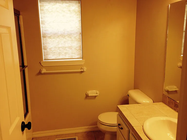 511 Sanders Ave — Photo 7