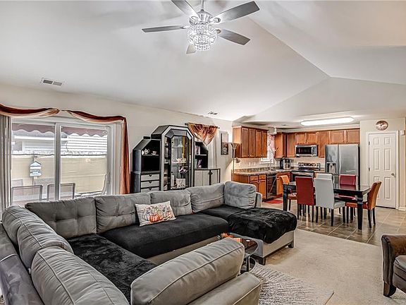 3rd image of 3393 Tinley Park Dr