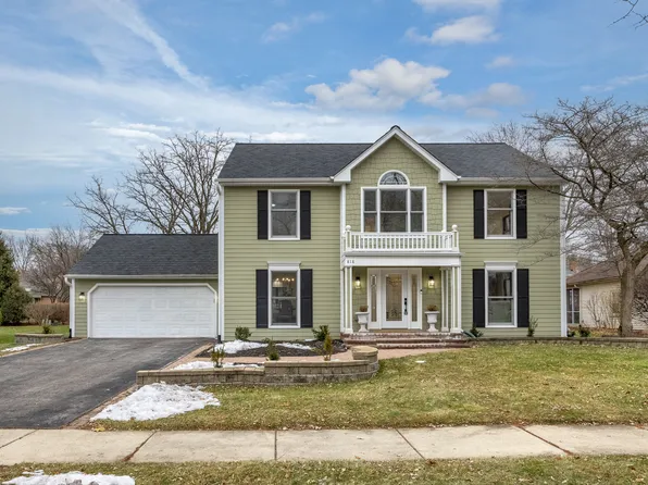 818 Fairwinds Ct, Naperville, IL 60563