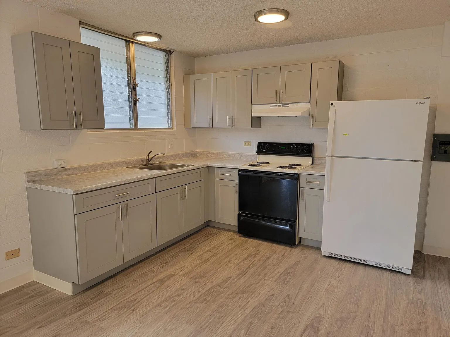 1479 Thurston Ave — Photo 1