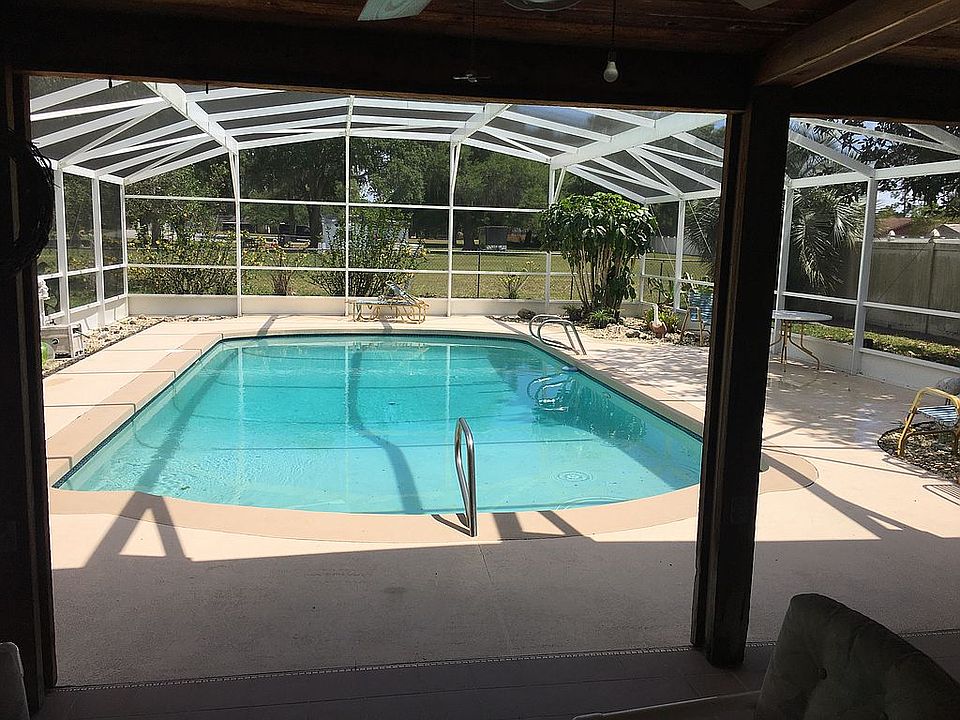 2nd image of 2369 Meadow Ln