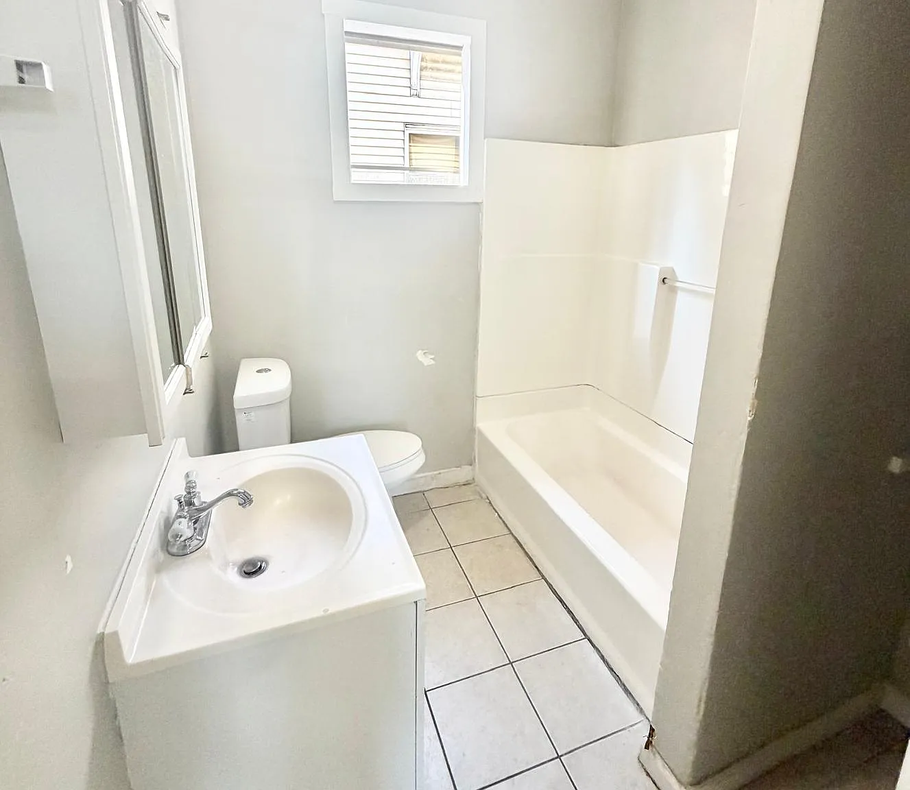 5 bed, 1.5 bath, 1500 sqft, $2,650 — Photo 3