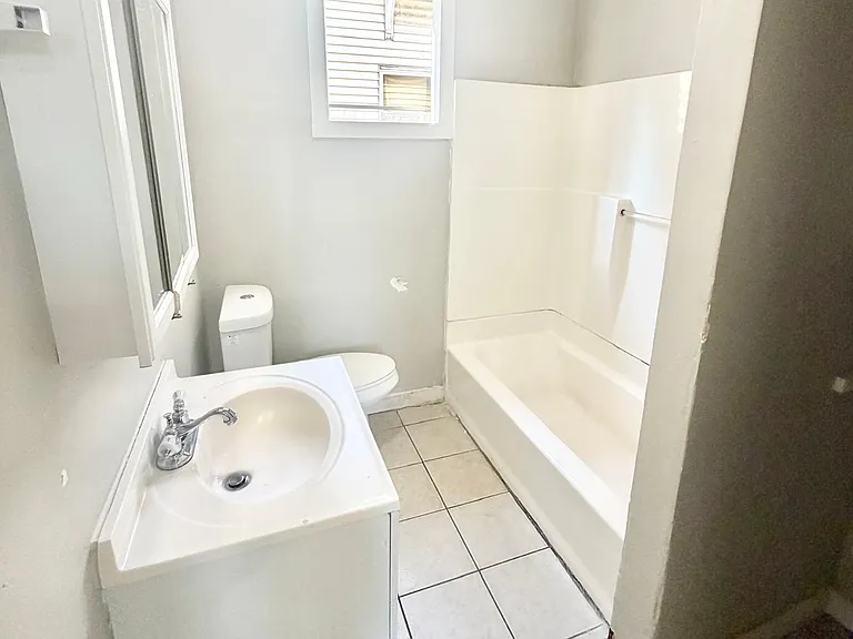 153 Humphrey St #2 — Photo 3