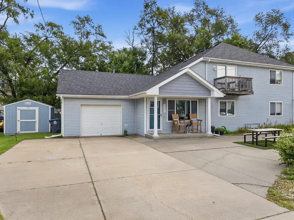 5221 Navajo St, Council Bluffs, IA 51501