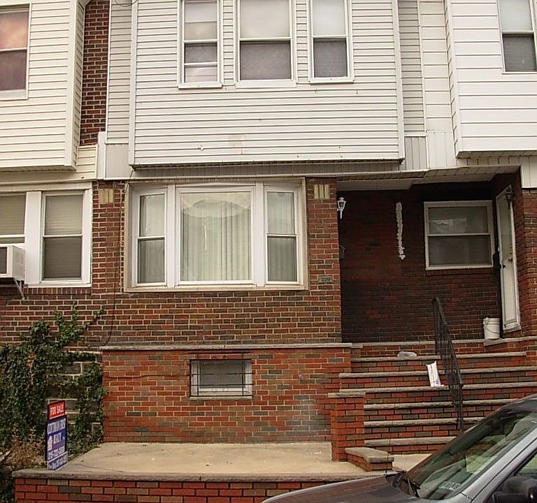 1st image of 2850 S Fairhill St