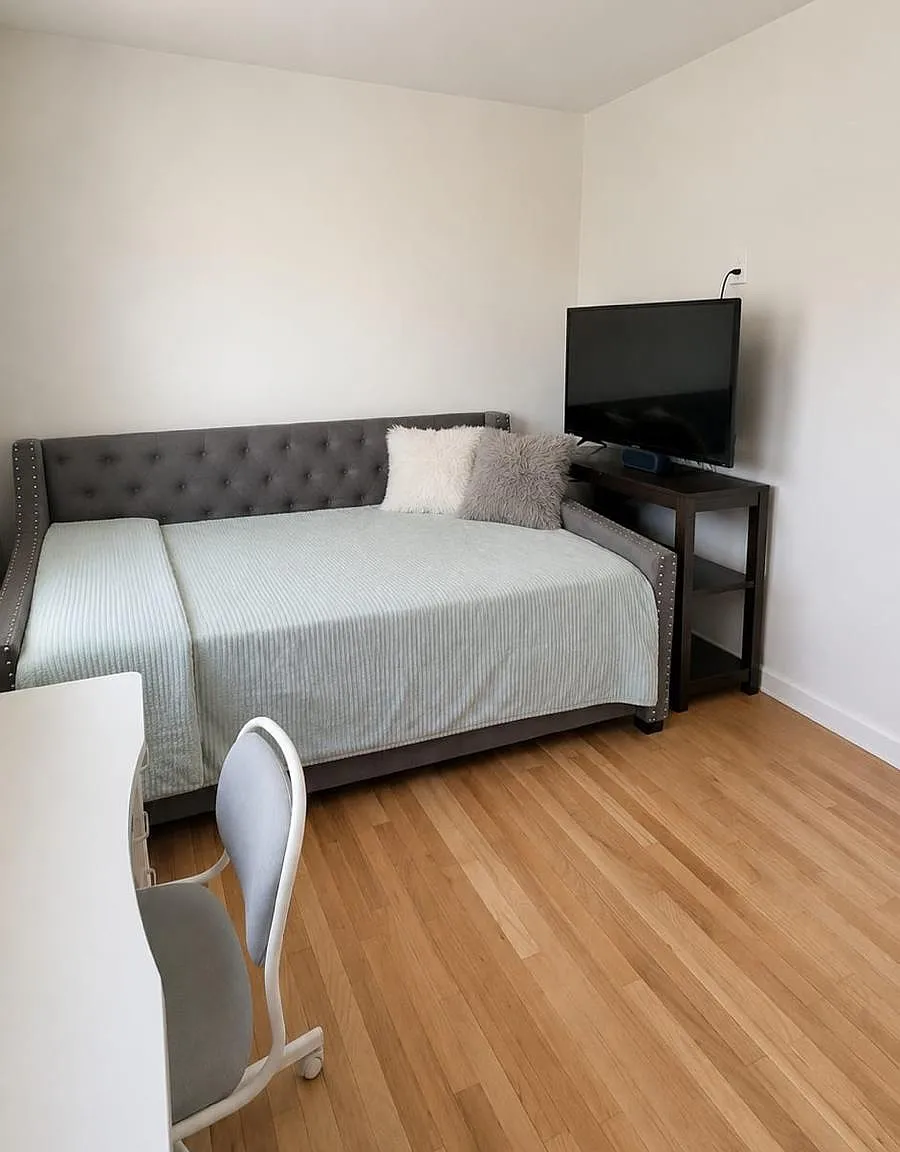3 bed, $2,950 — Photo 2