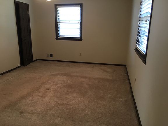 5th image of 603 NW Roanoke Dr